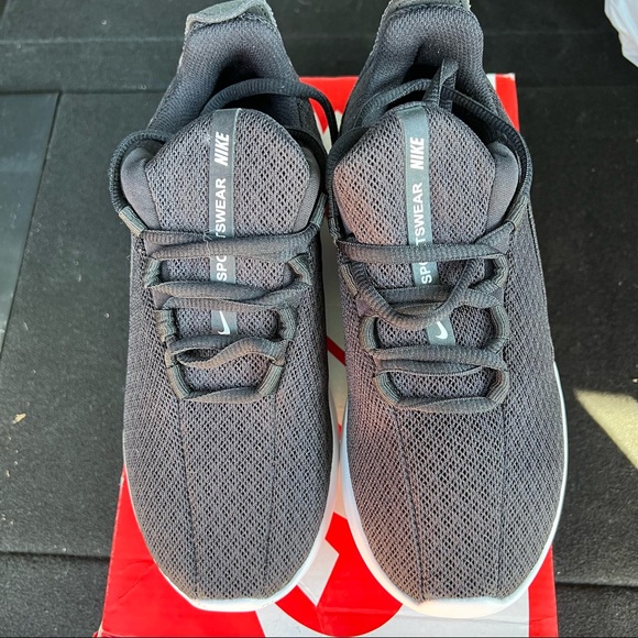 New in Box Nike Women's Viale Running Shoe Sneaker - Picture 10 of 11